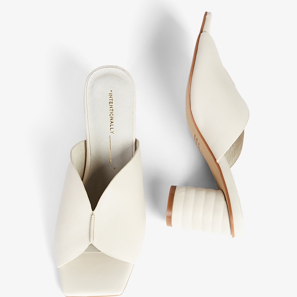 Intentionally Blank KAMIKA HEEL Size 9CREAM / LEATHER / 9